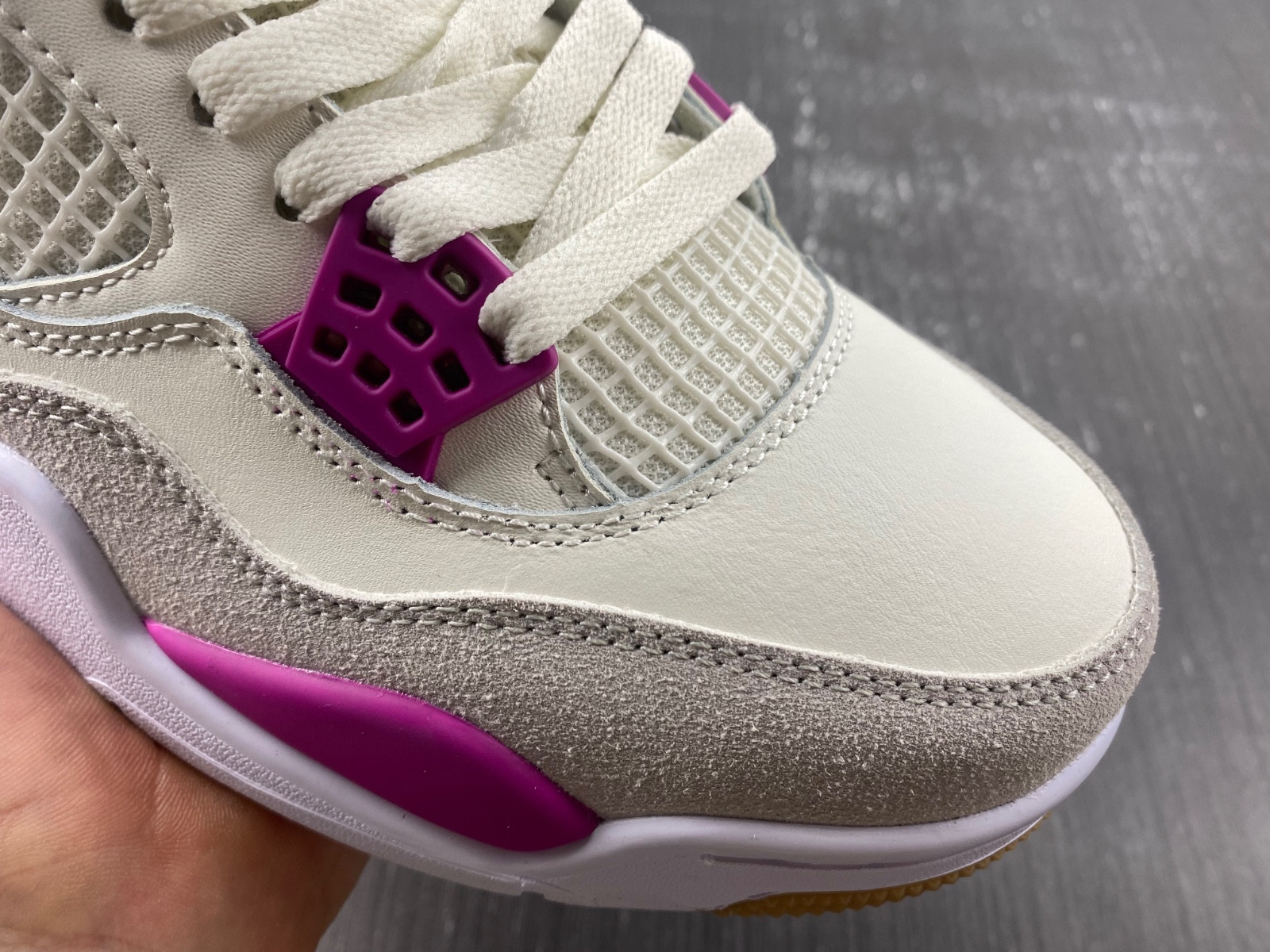 NIKE SB X AIR JORDAN 4 DR5415-106