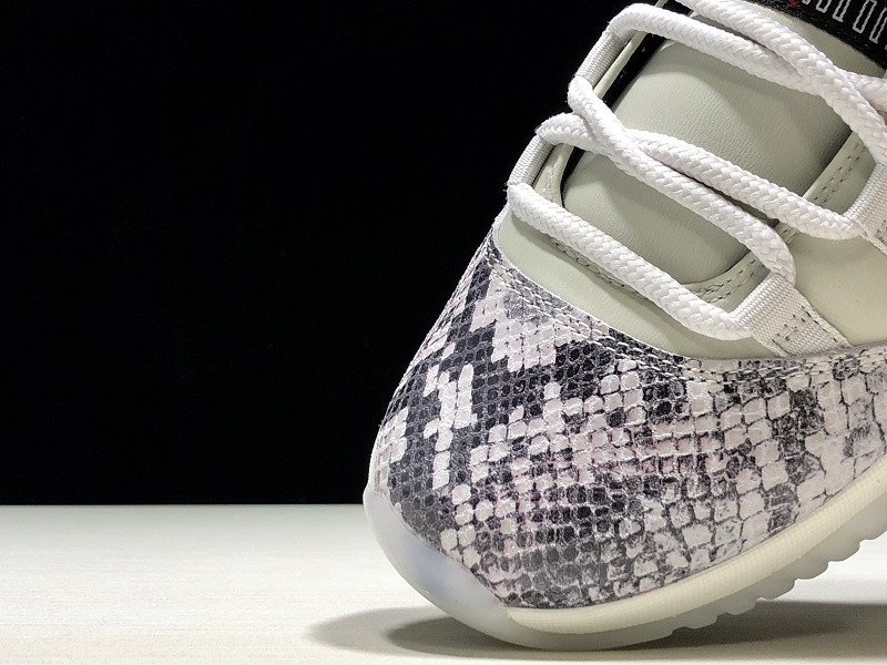 AIR JORDAN 11 RETRO LOW 