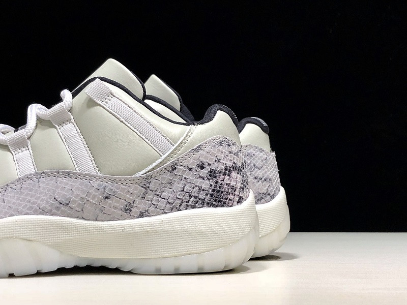 AIR JORDAN 11 RETRO LOW 