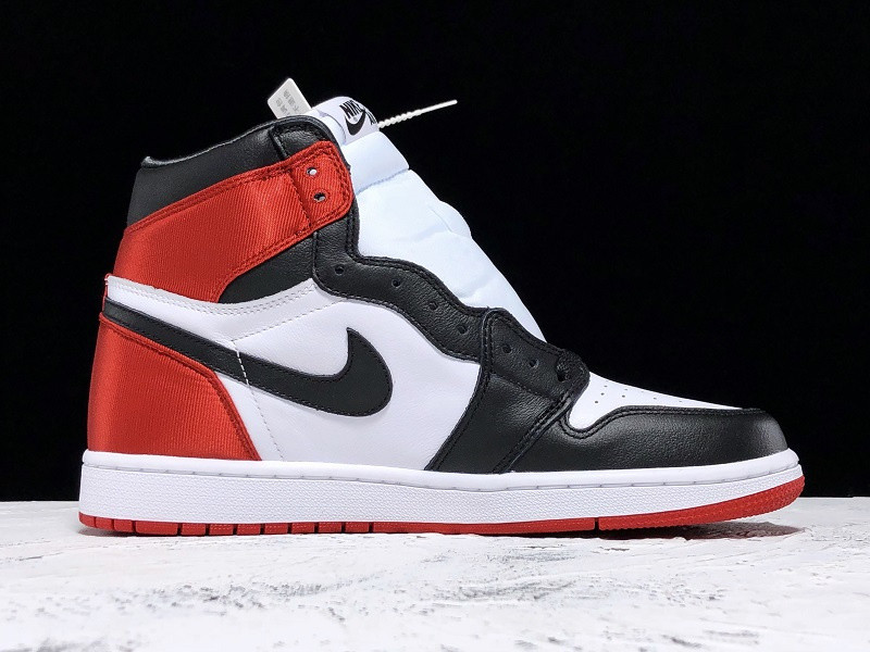 JORDAN 1 RETRO HIGH SATIN BLACK TOE CD0461-016