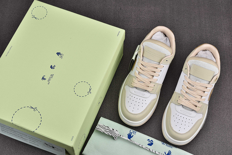 Off-White c/o Virgil Abloh