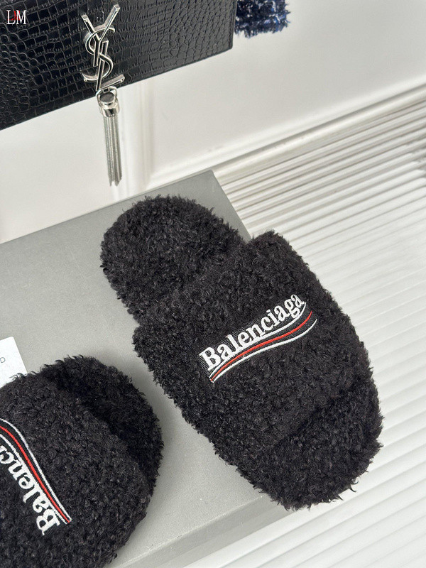 BALENCIAGA SLIDES