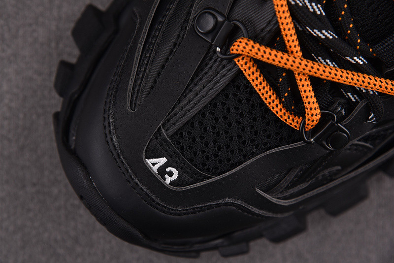 BALENCIAGA TRACK 800592 WTRHK 1000