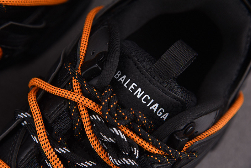 BALENCIAGA TRACK 800592 WTRHK 1000