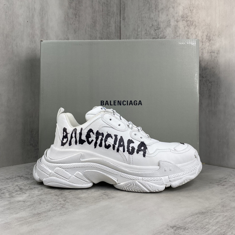 BALENCIAGA TRIPLE S