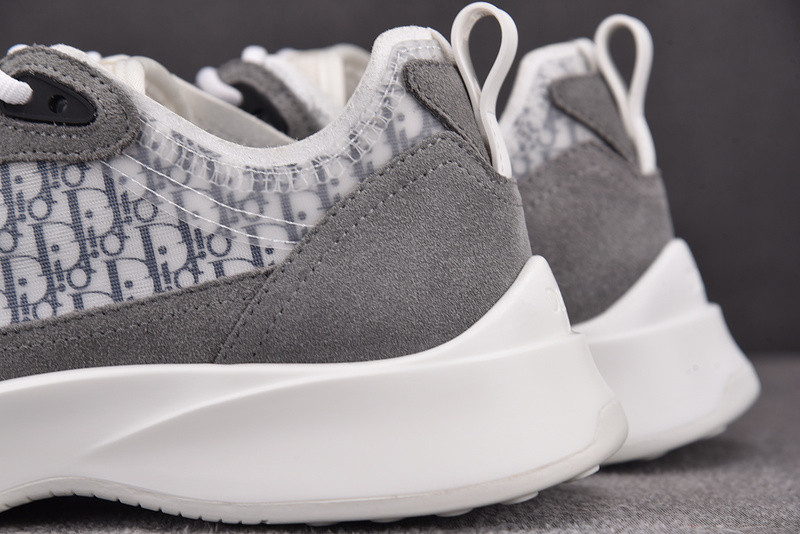 D10r B25 Oblique Runner Sneaker