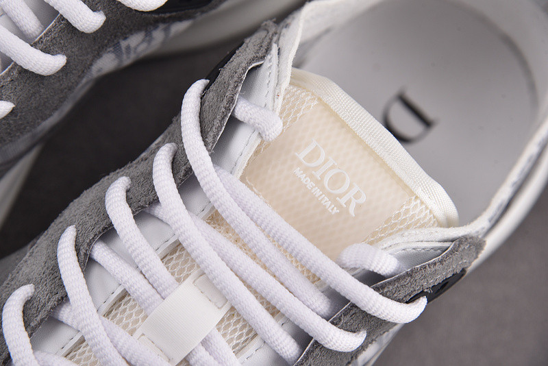 D10r B25 Oblique Runner Sneaker