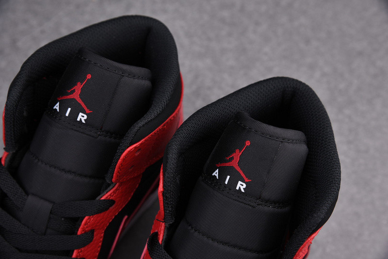 Air Jordan 1 aj1 mid 554724-054