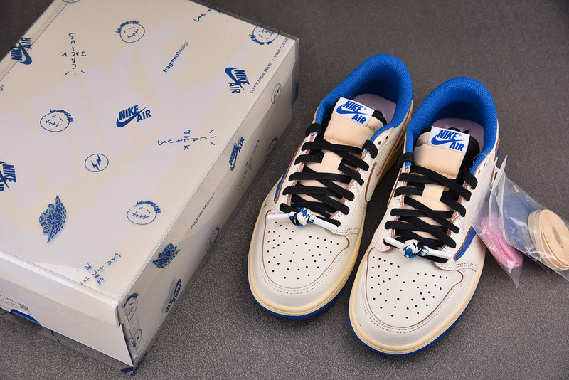 Travis Scott x Fragment x Air Jordan 1 Low OG DM7866-104