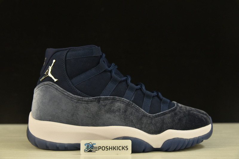 Air Jordan 11 WMNS “Midnight Navy” AR0715-441