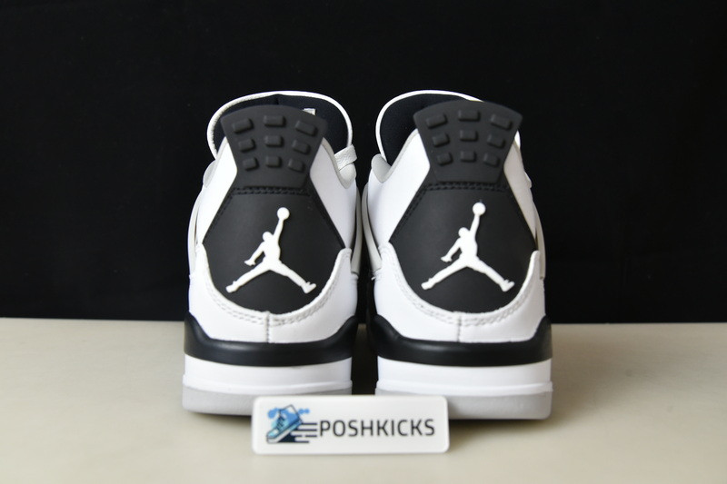 Air Jordan 4 “Military Black” DH6927-111