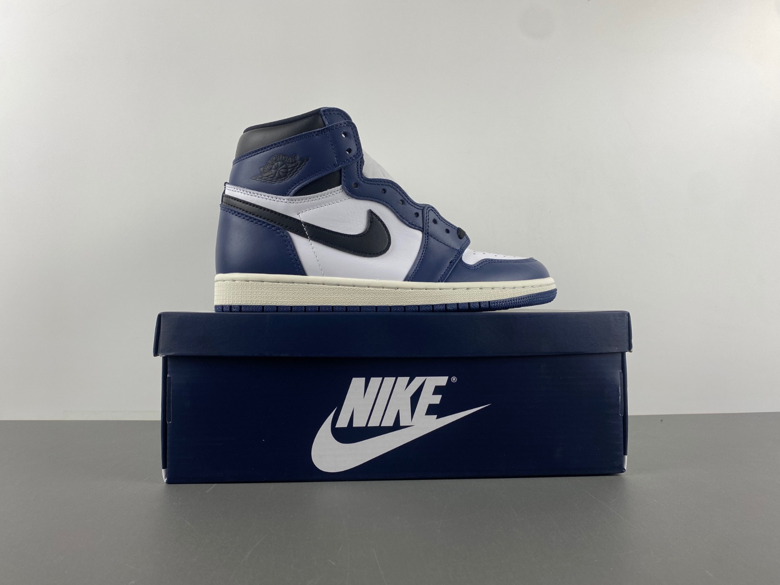 Air Jordan 1 High OG Midnight Navy DZ5485-401