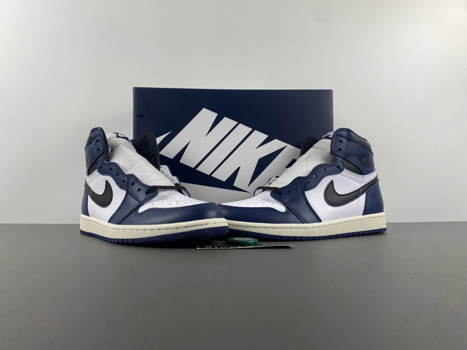Air Jordan 1 High OG Midnight Navy DZ5485-401