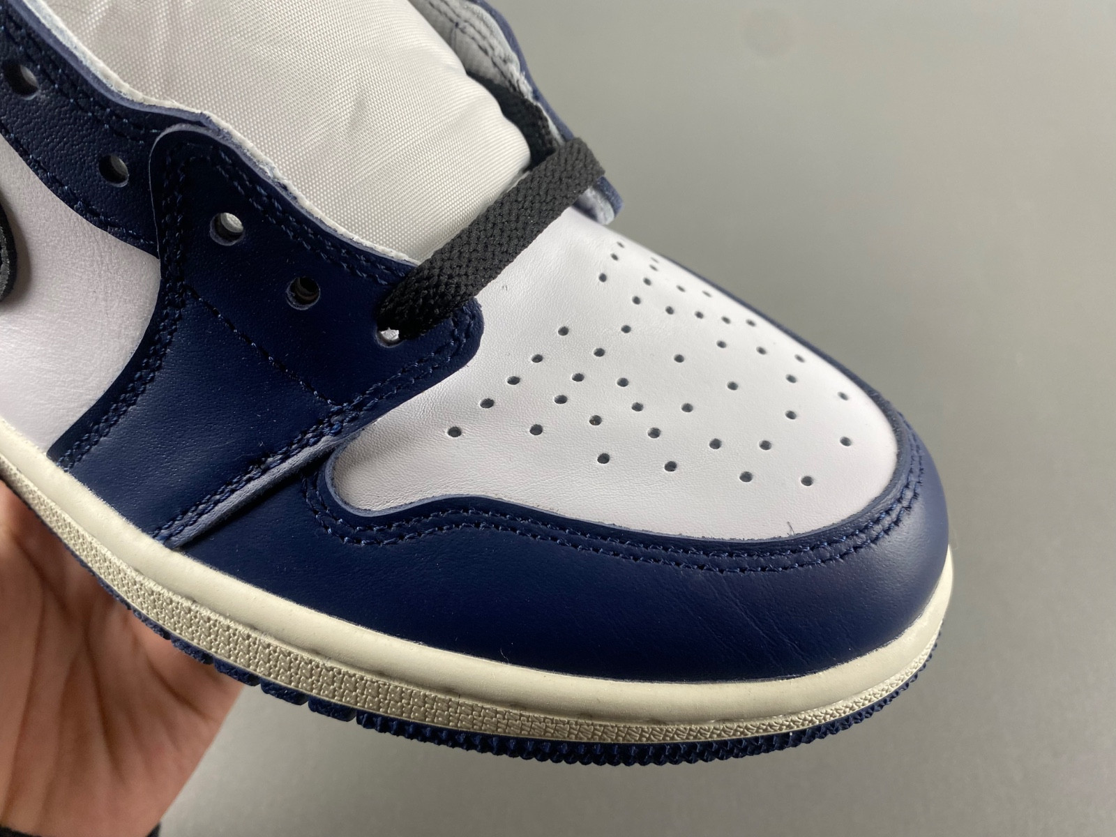 Air Jordan 1 High OG Midnight Navy DZ5485-401