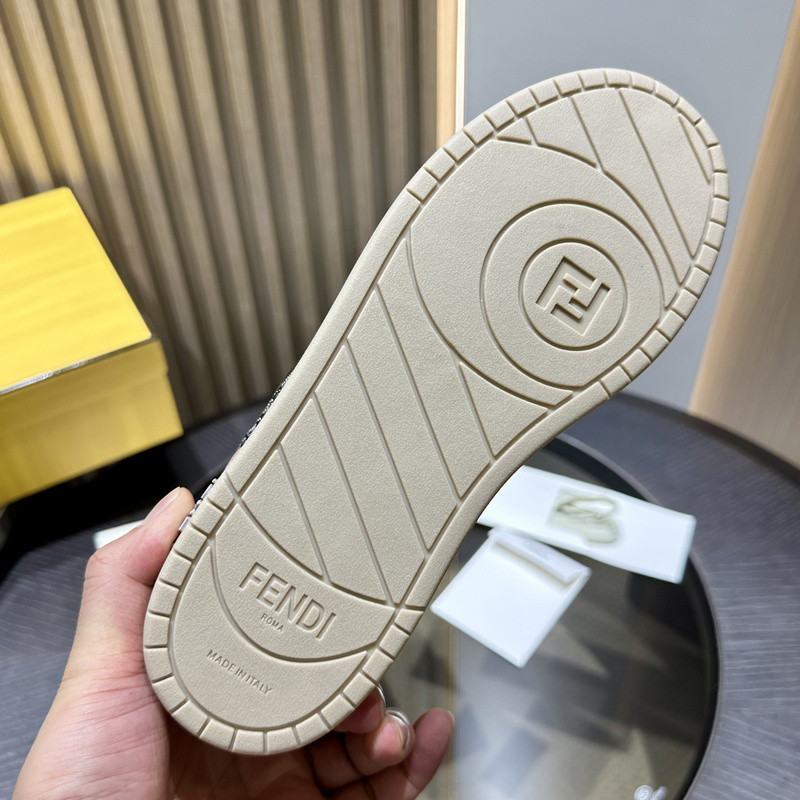 FENDI SNEAKERS
