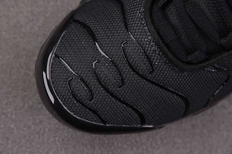 Nike Air Max Plus "Multi-Swoosh" | FJ4224-001