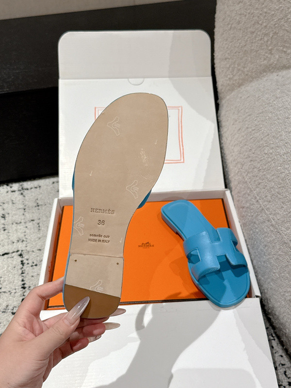 H*rmes Sandals