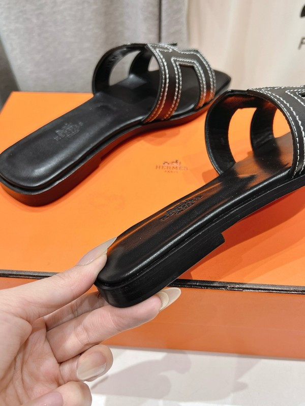 H*rmes Sandals