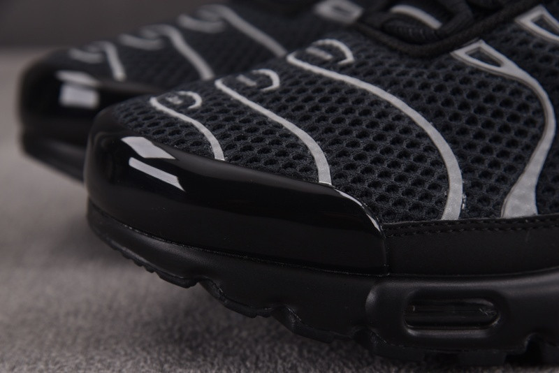 Nike Air Max Plus Black Reflective HQ3029-001