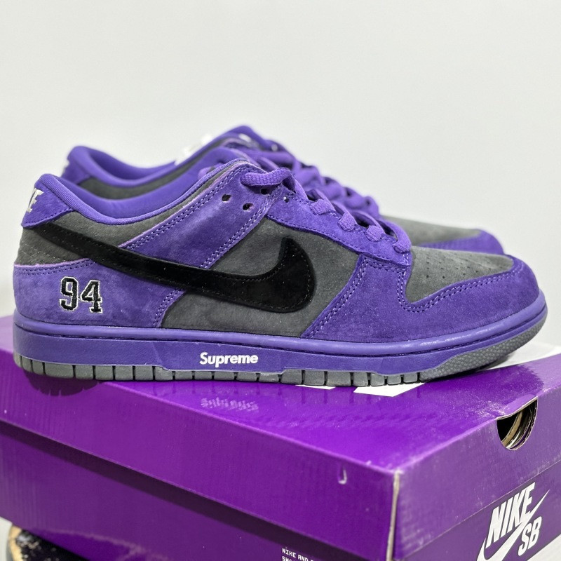 Suprem* x Nike SB Dunk Low OG QS "Ink" HQ8487-500