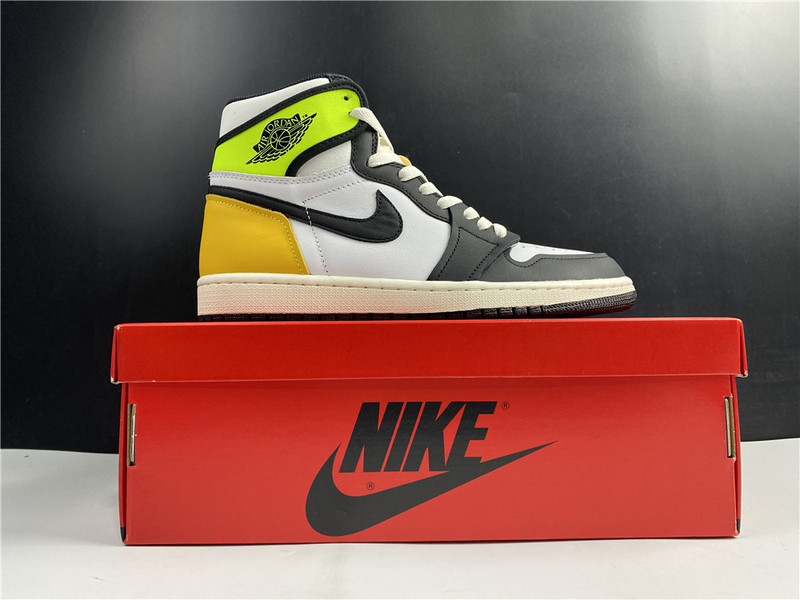 Air Jordan 1 High OG “University Gold” 555088-118