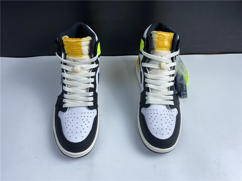 Air Jordan 1 High OG “University Gold” 555088-118