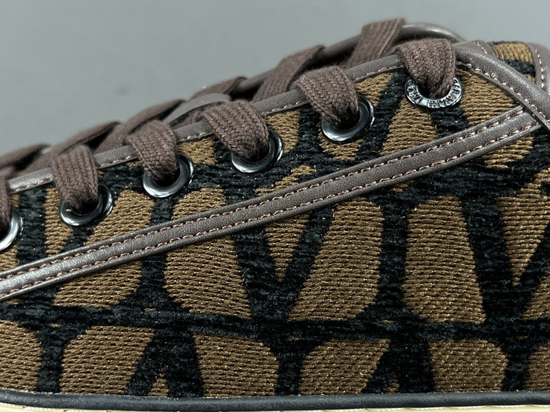 Valentino Garavani Totaloop