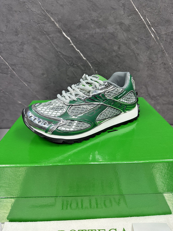 Bo*te*ga ve*ne*ta orbit silver parakeet