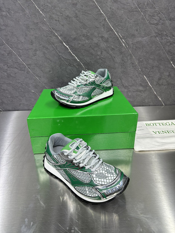 Bo*te*ga ve*ne*ta orbit silver parakeet