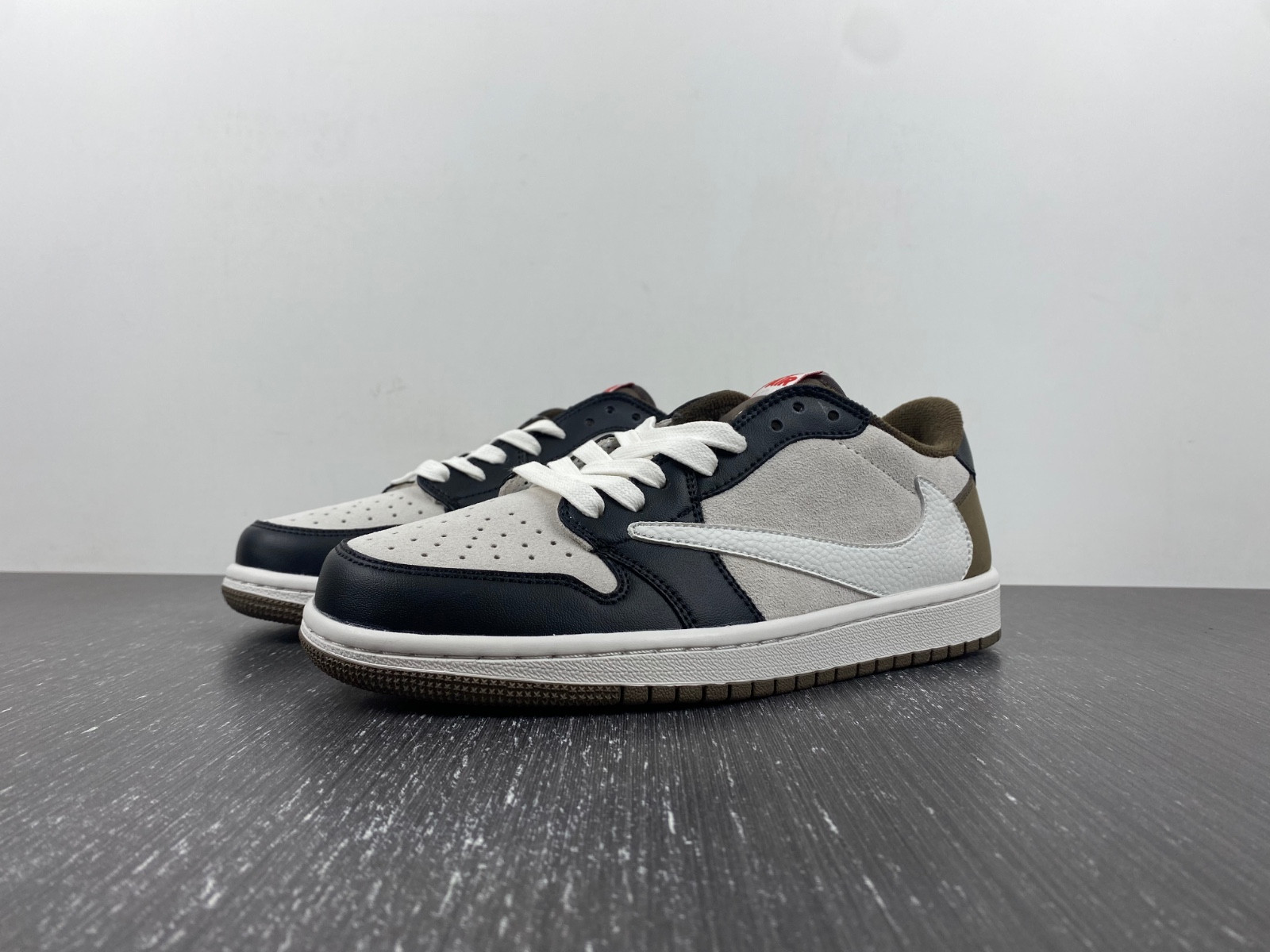 Travis Scott x Air Jordan 1 Low DM7866 902