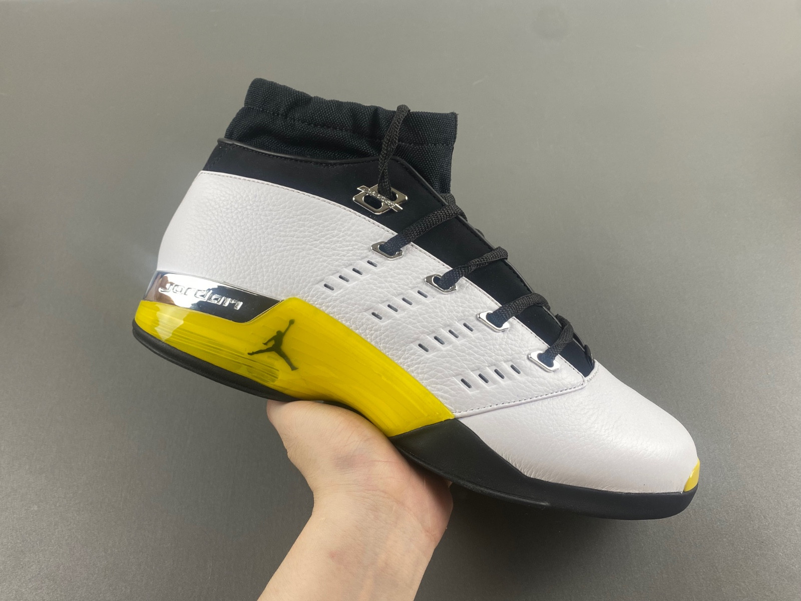 Air Jordan 17 Retro Low SP "Lightning" - FJ0395-100