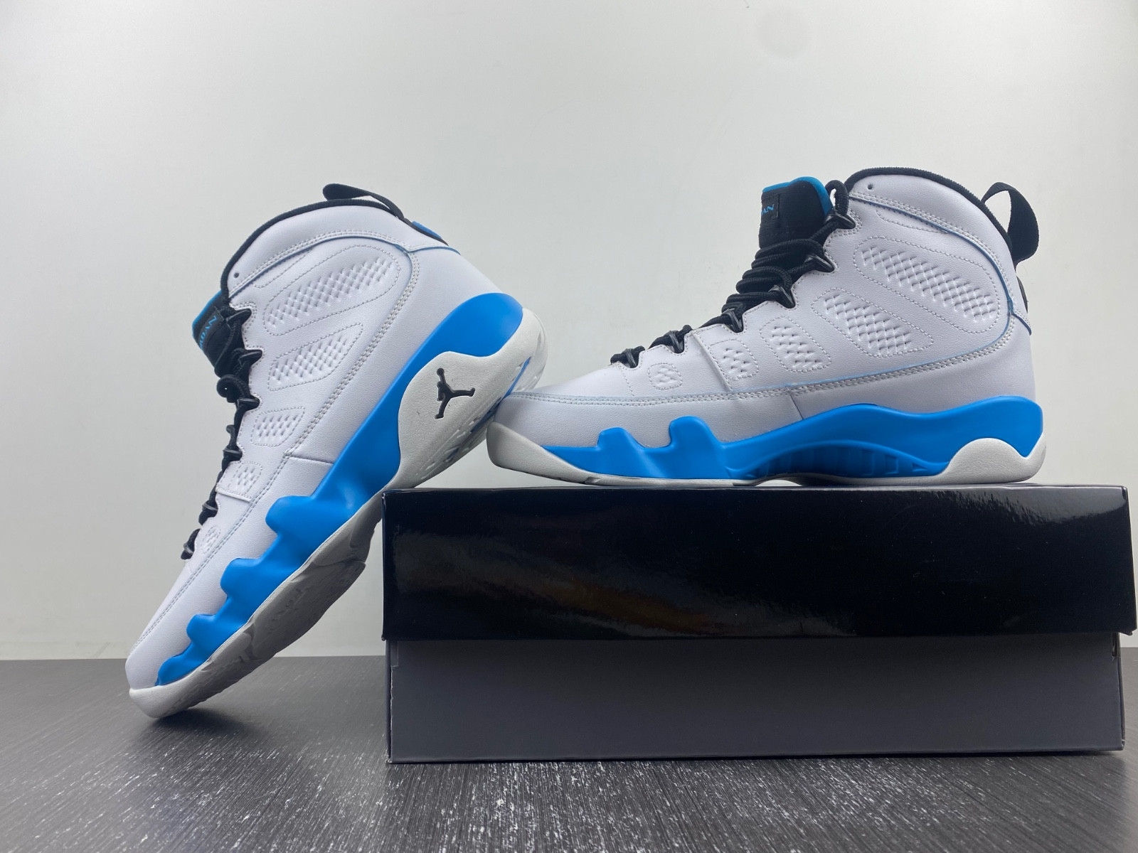 Air Jordan 9 OG "Powder Blue" FQ8992-101