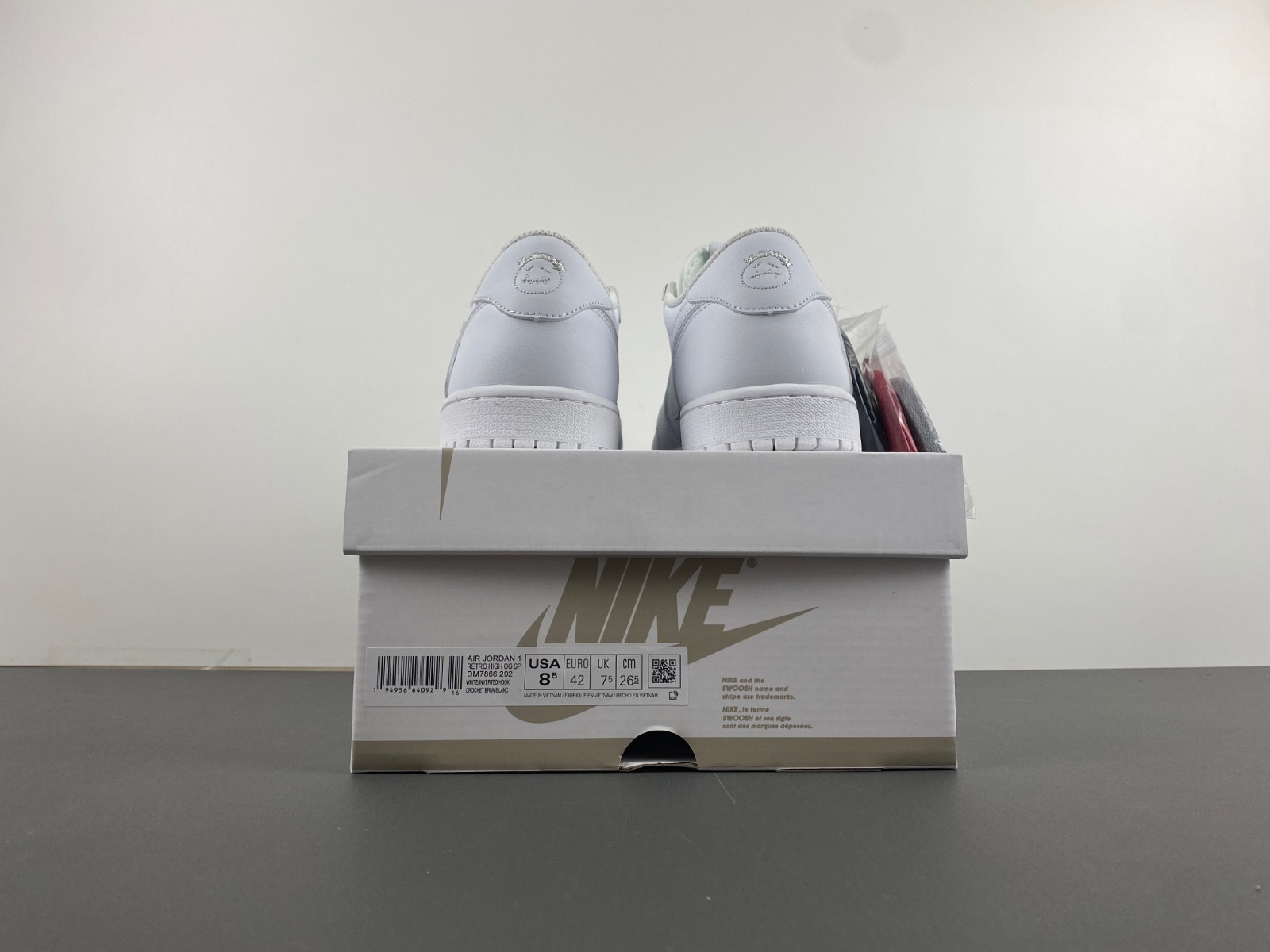 Travis Scott x Nike Air Jordan 1 Low OG “White Party” DM7866-292