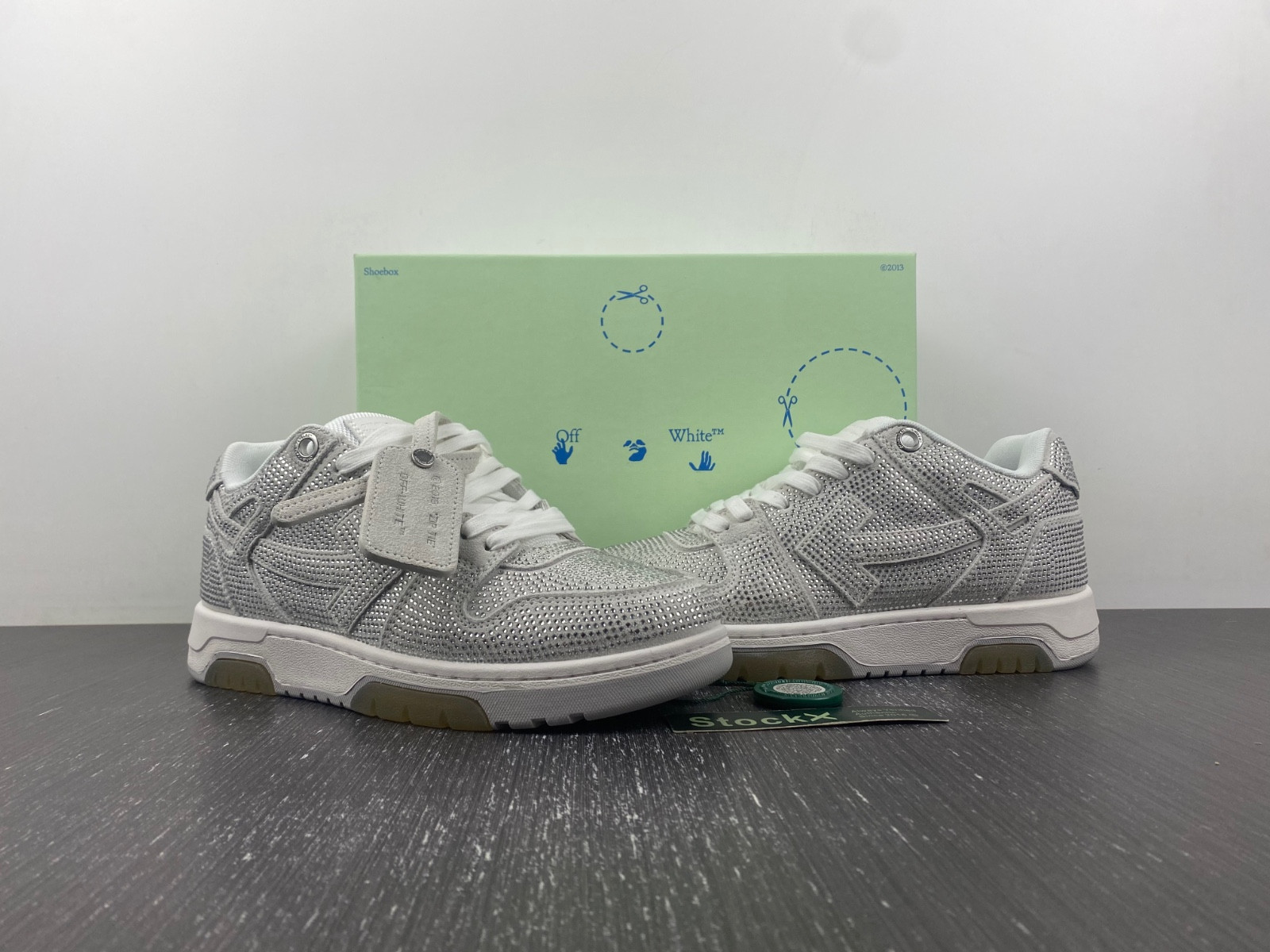 Off-White c/o Virgil Abloh