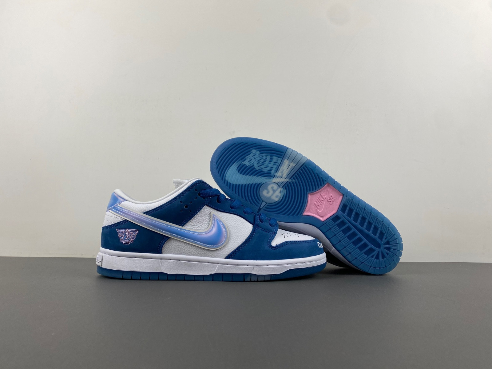 Born x Raised x Nike SB Dunk Low FN7819-400