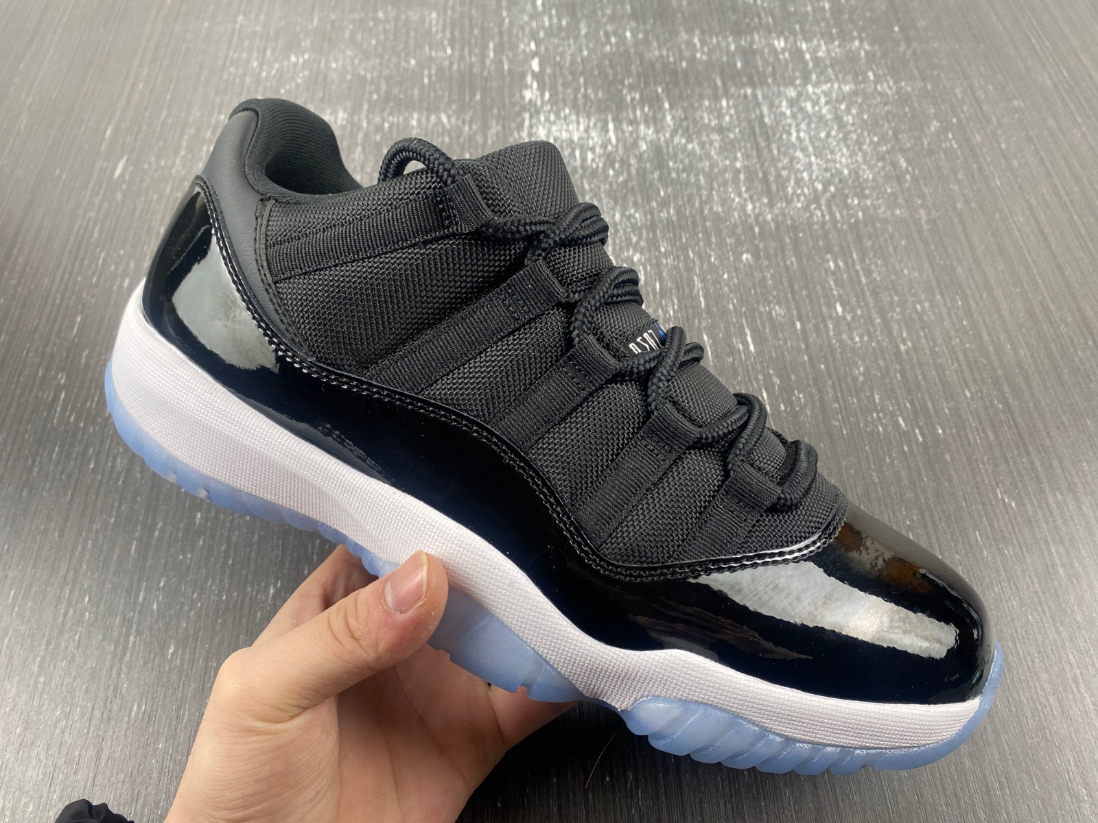 Air Jordan 11 Low 