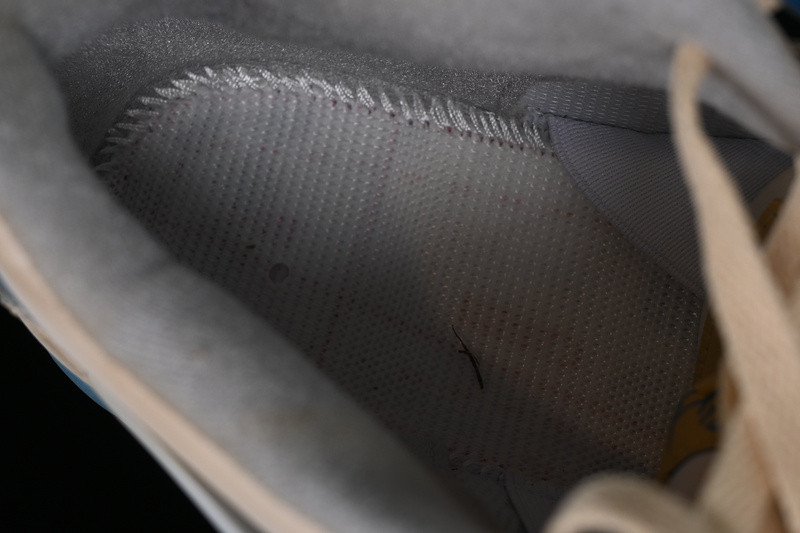 AIR JORDAN 4 RETRO WHITE/MILITARY BLUE-NEUTRAL GREY 308797-105