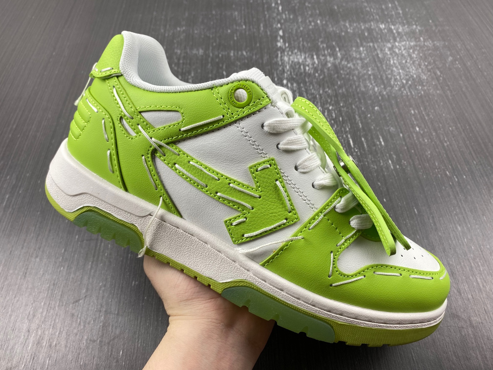 Off-White c/o Virgil Abloh