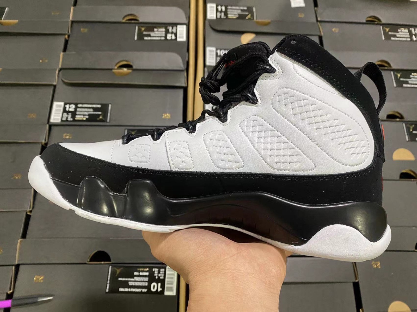 Jordan 9 Retro OG (2016) - 302370-112