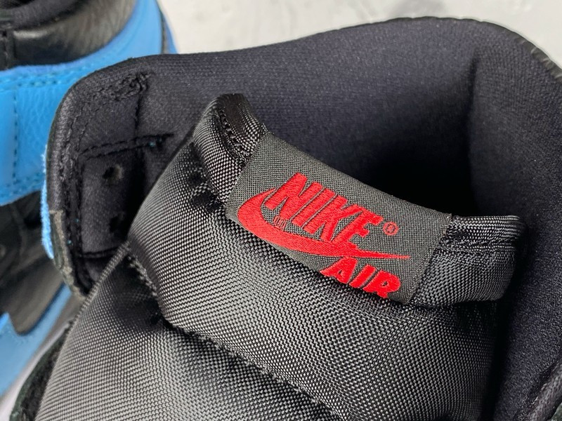 Air Jordan 1 High WMNS UNC Chicago CD0461-046