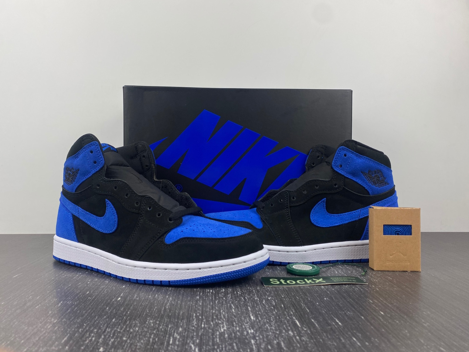 Air Jordan 1 Royal Suede DZ5485-042