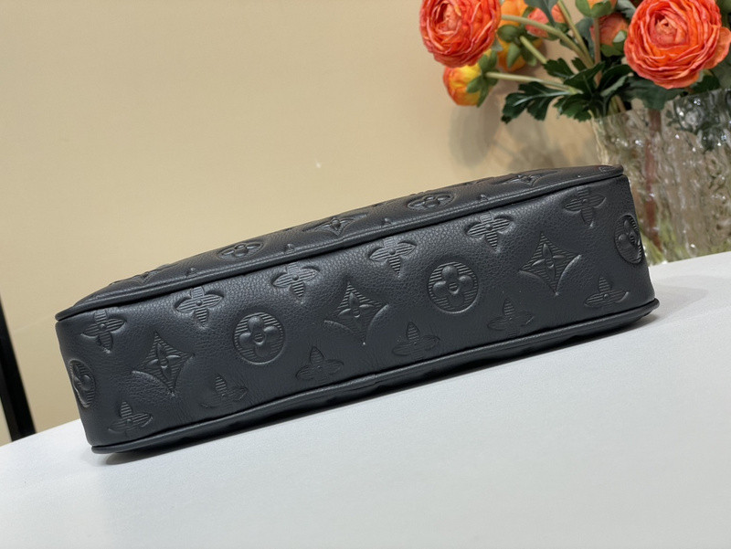 Louis Vuitton Pochette Kasai