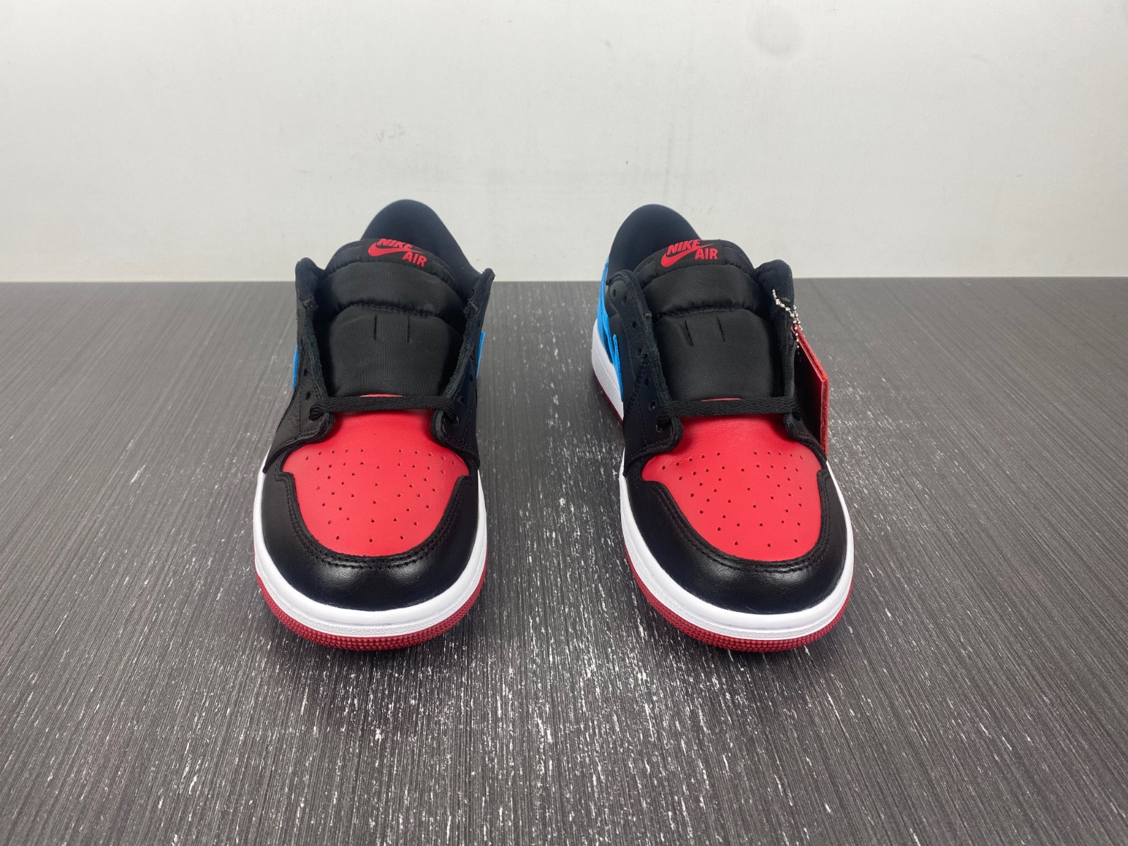 Air Jordan 1 Low OG UNC to Chicago CZ0775-046
