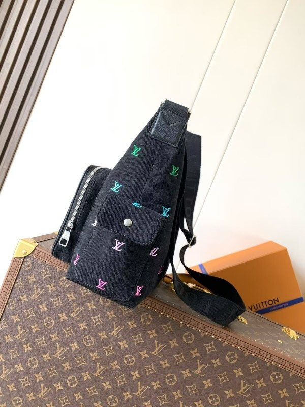 Louis Vuitton Hobo Cargo