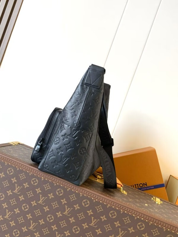 Louis Vuitton Hobo Cargo