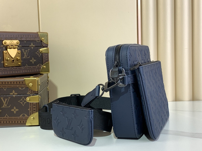 Louis Vuitton Trio Jm messenger ( BLUE)