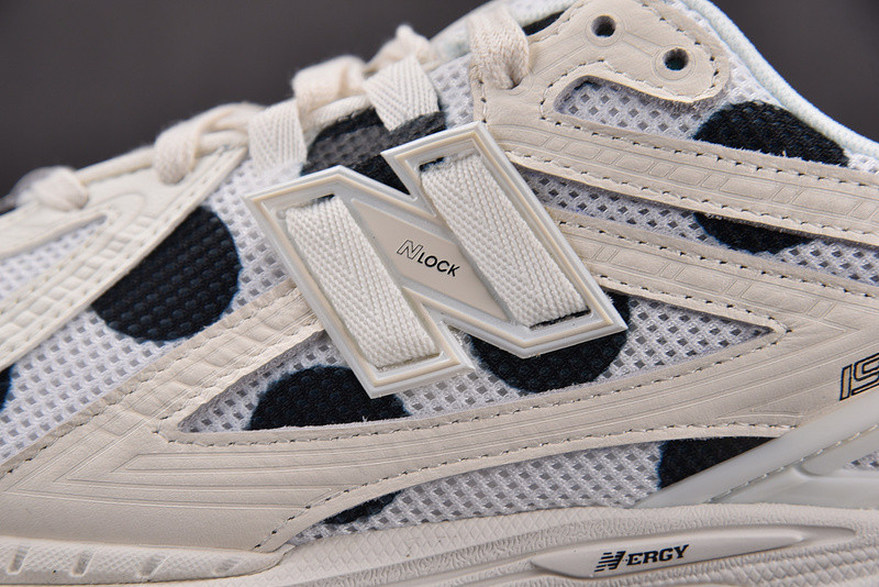 New Balance 1906R Shoes 