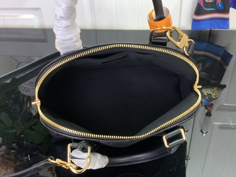 l0vis Vvtt0n alma bb bag