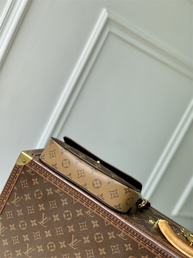 LV Wallet On Chain Ivy M26587