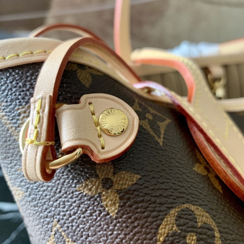 LV NEVERFULL PM TOTE BAG
